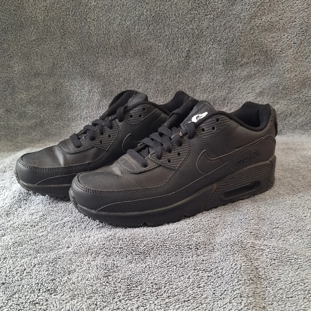 NIKE Air Max 90 - Youth - Size 4.5Y